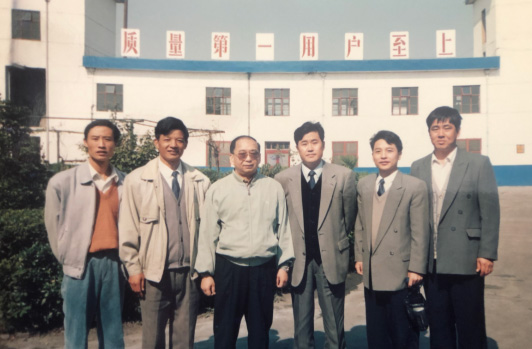 时任中国人民解放军第二炮兵罗东进政委来公司视察工作。